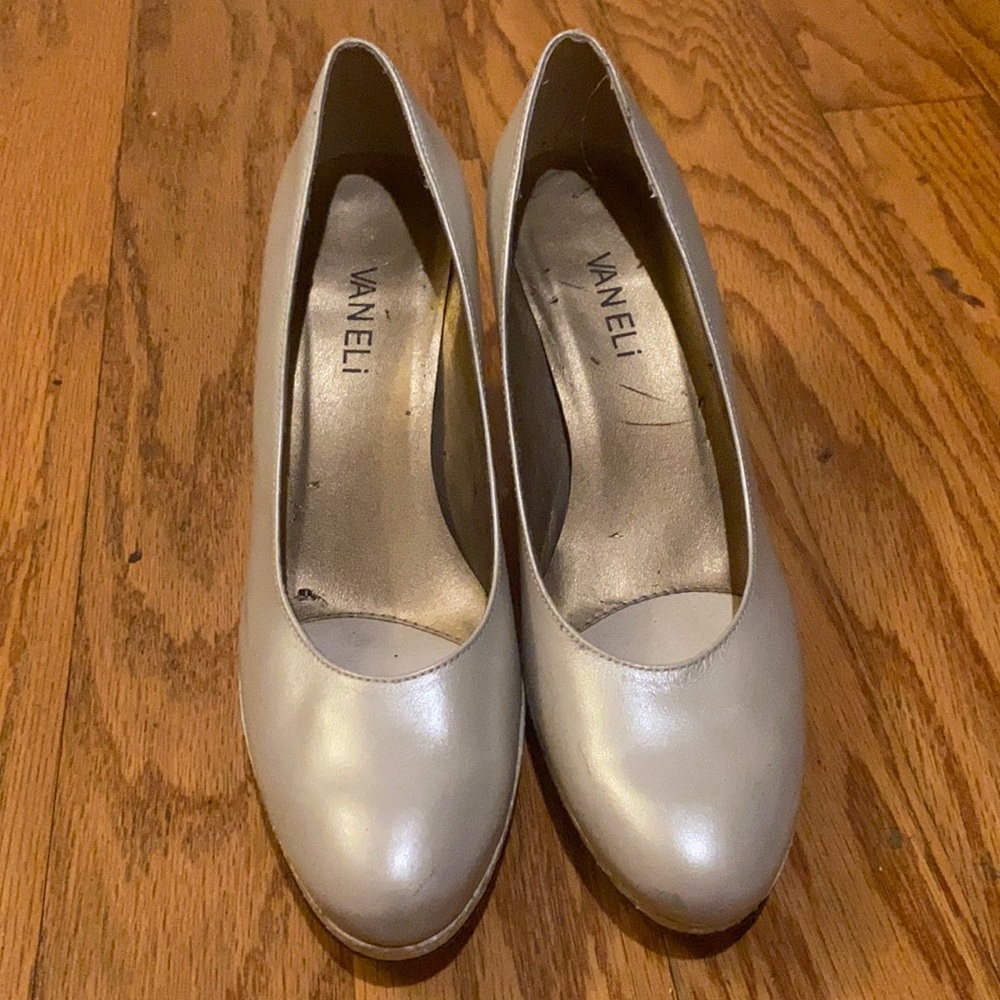Van Eli Women's Silver and Cream Heels 7 1/2